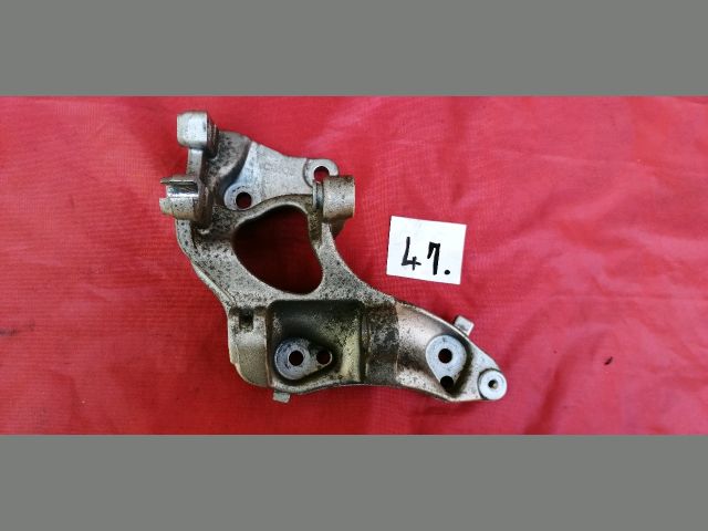 bontott PEUGEOT 407 Generátor Tartó Bak