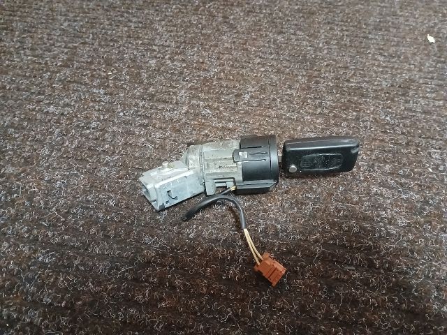 bontott PEUGEOT 407 Gyújtáskapcsoló Házzal