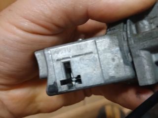 bontott PEUGEOT 407 Gyújtáskapcsoló Házzal