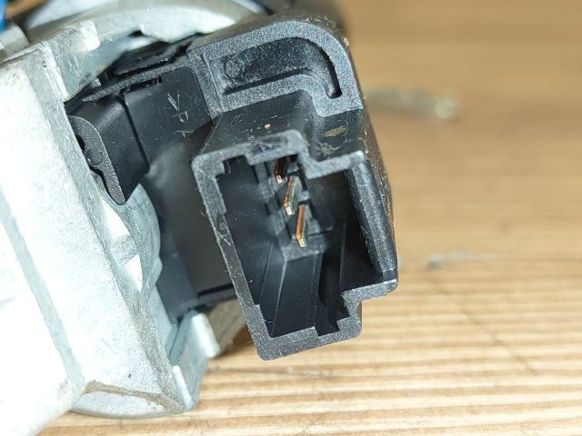 bontott PEUGEOT 407 Gyújtáskapcsoló