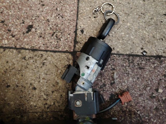 bontott PEUGEOT 407 Gyújtáskapcsoló
