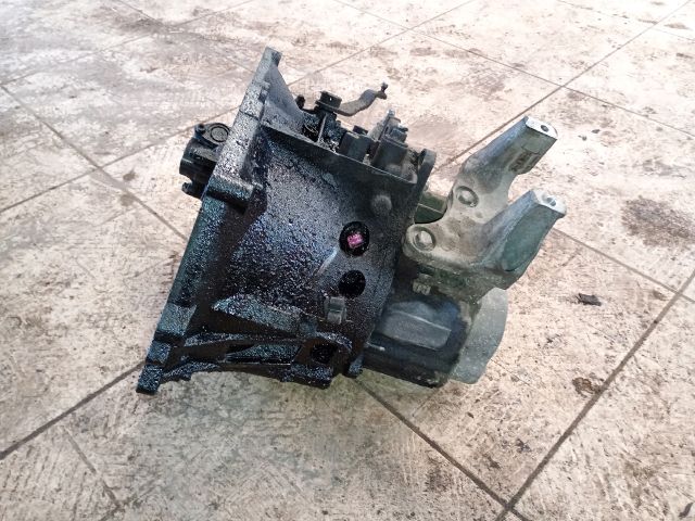 bontott PEUGEOT 407 Váltó (Mechanikus)