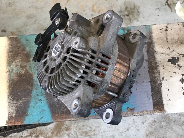 bontott PEUGEOT 407 Generátor