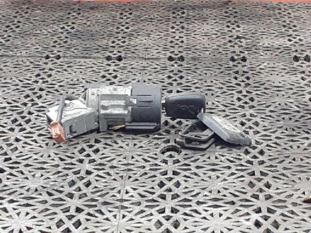 bontott PEUGEOT 407 Gyújtáskapcsoló