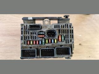 bontott PEUGEOT 407 Biztosítéktábla Motortér