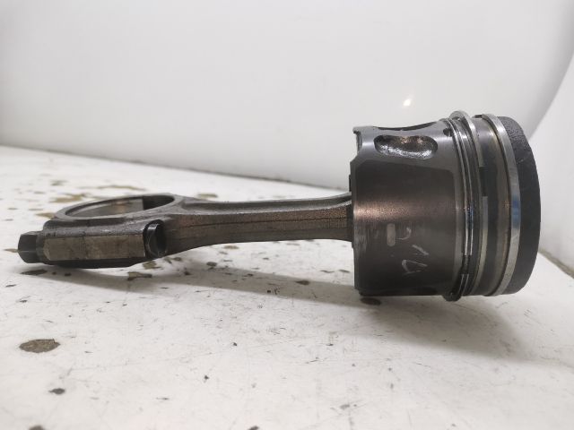 bontott PEUGEOT 407 Dugattyú és Hajtókar