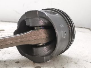 bontott PEUGEOT 407 Dugattyú és Hajtókar