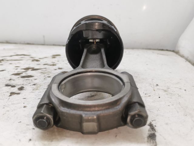 bontott PEUGEOT 407 Dugattyú és Hajtókar