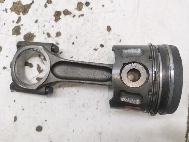 bontott PEUGEOT 407 Dugattyú és Hajtókar