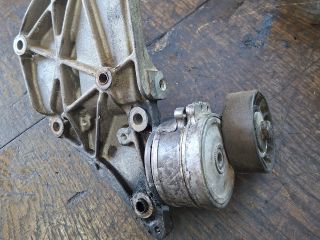 bontott PEUGEOT 407 Generátor Tartó Bak