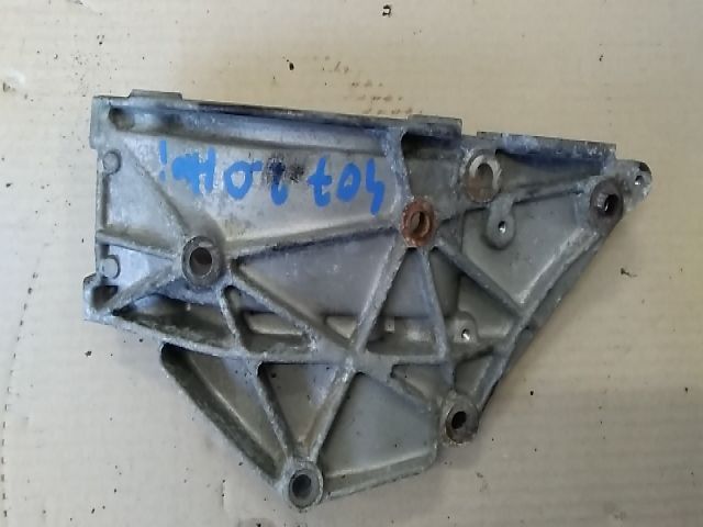 bontott PEUGEOT 407 Generátor Tartó Bak