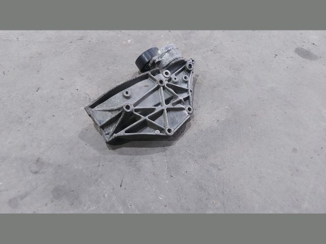 bontott PEUGEOT 407 Generátor Tartó Bak