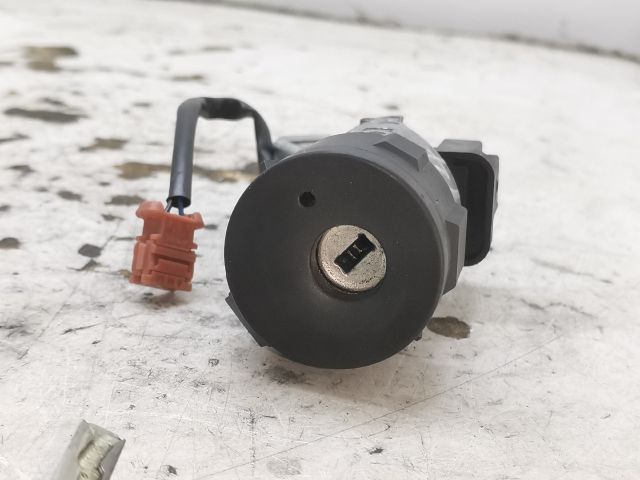 bontott PEUGEOT 407 Gyújtáskapcsoló