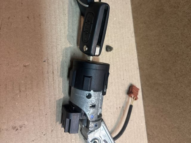 bontott PEUGEOT 407 Gyújtáskapcsoló