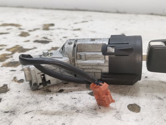 bontott PEUGEOT 407 Gyújtáskapcsoló