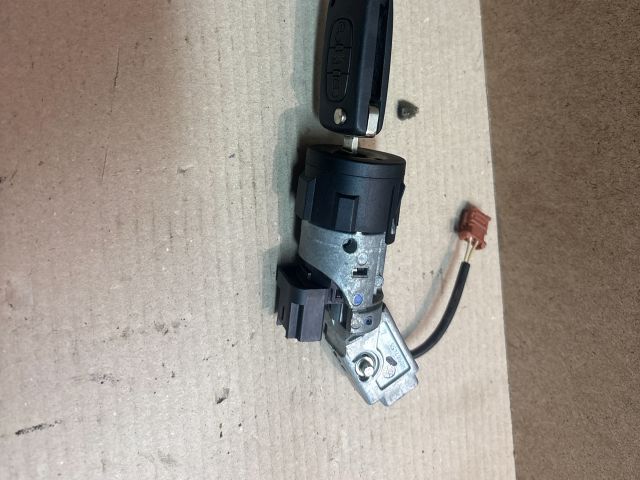 bontott PEUGEOT 407 Gyújtáskapcsoló