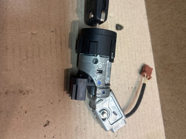 bontott PEUGEOT 407 Gyújtáskapcsoló