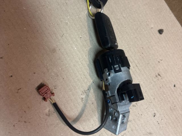 bontott PEUGEOT 407 Gyújtáskapcsoló