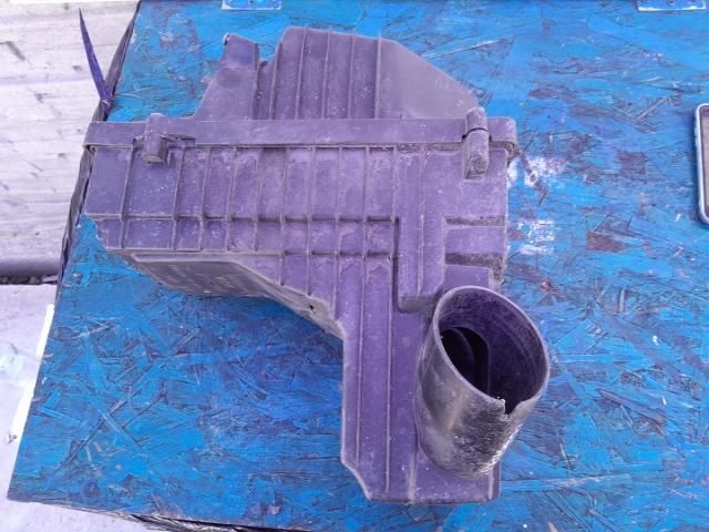 bontott PEUGEOT 407 Légszűrő Ház