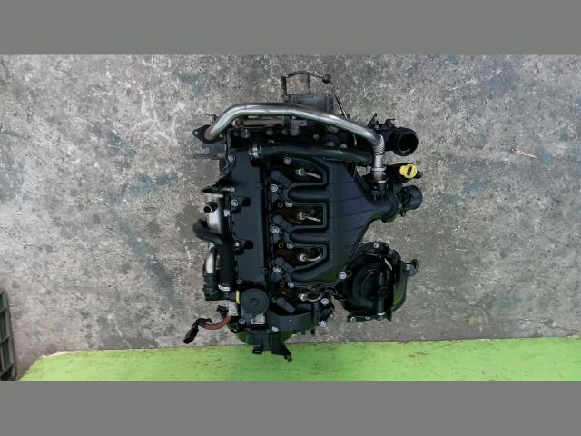 bontott PEUGEOT 407 Motor (Fűzött blokk hengerfejjel)