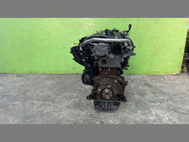 bontott PEUGEOT 407 Motor (Fűzött blokk hengerfejjel)
