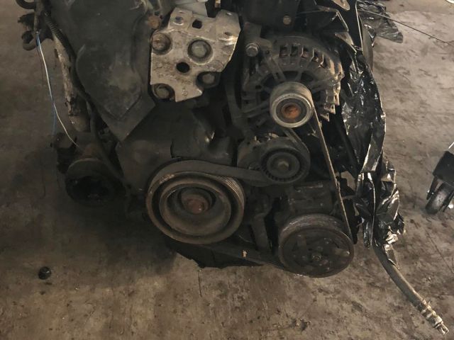 bontott PEUGEOT 407 Motor (Fűzött blokk hengerfejjel)