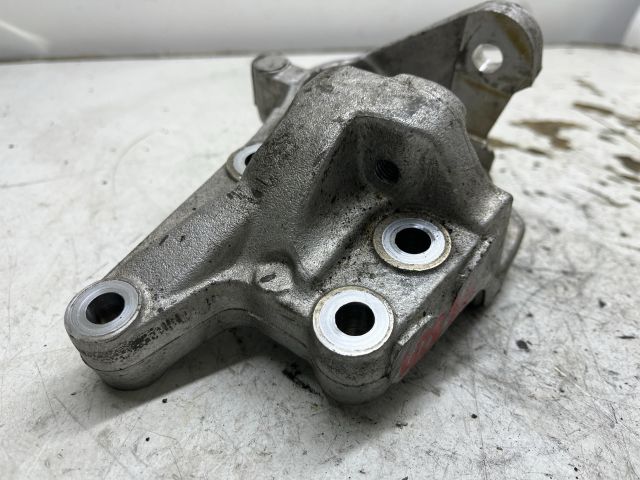 bontott PEUGEOT 407 Motor Tartó Bak (Fém)