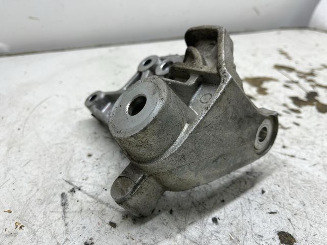 bontott PEUGEOT 407 Motor Tartó Bak (Fém)