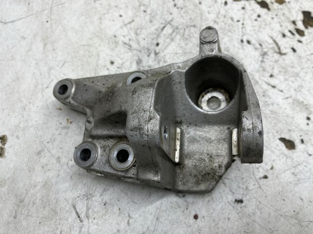 bontott PEUGEOT 407 Motor Tartó Bak (Fém)