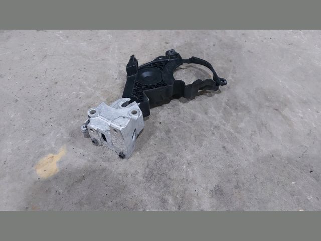 bontott PEUGEOT 407 Motor Tartó Bak Jobb