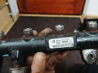 bontott PEUGEOT 407 Porlasztó Sor / Híd