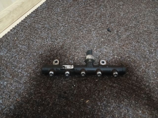 bontott PEUGEOT 407 Porlasztó Sor / Híd