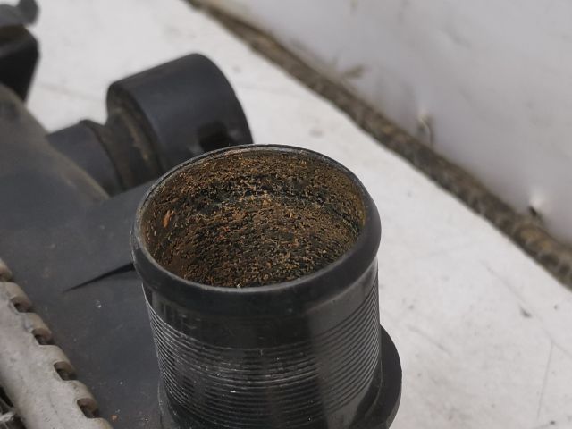 bontott PEUGEOT 407 Vízhűtő Radiátor (Klímás)