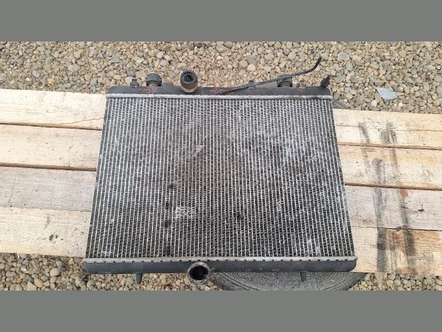 bontott PEUGEOT 407 Vízhűtő Radiátor (Klímás)