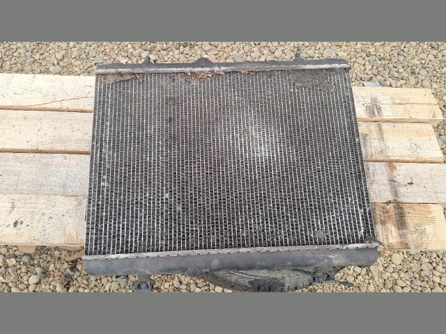 bontott PEUGEOT 407 Vízhűtő Radiátor (Klímás)