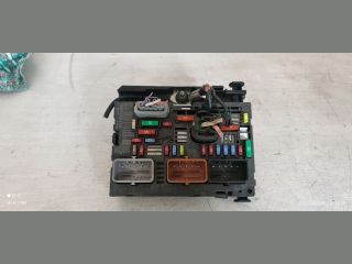 bontott PEUGEOT 407 Biztosítéktábla Motortér