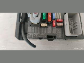 bontott PEUGEOT 407 Biztosítéktábla Motortér