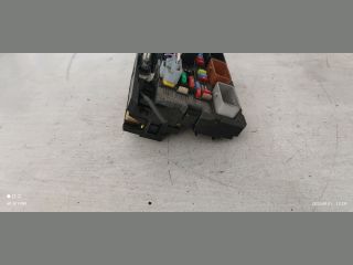 bontott PEUGEOT 407 Biztosítéktábla Motortér
