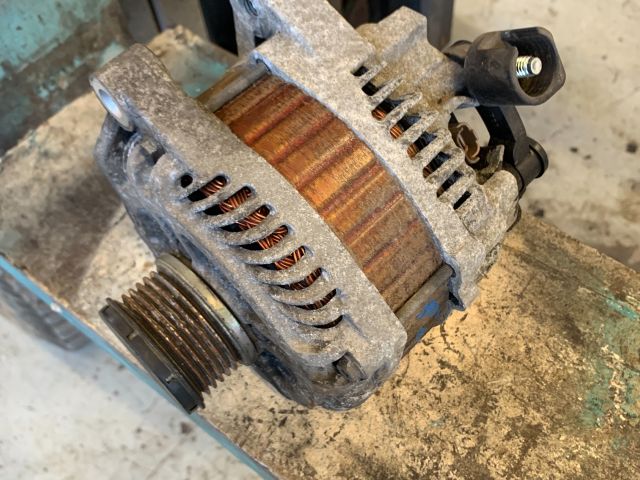 bontott PEUGEOT 407 Generátor