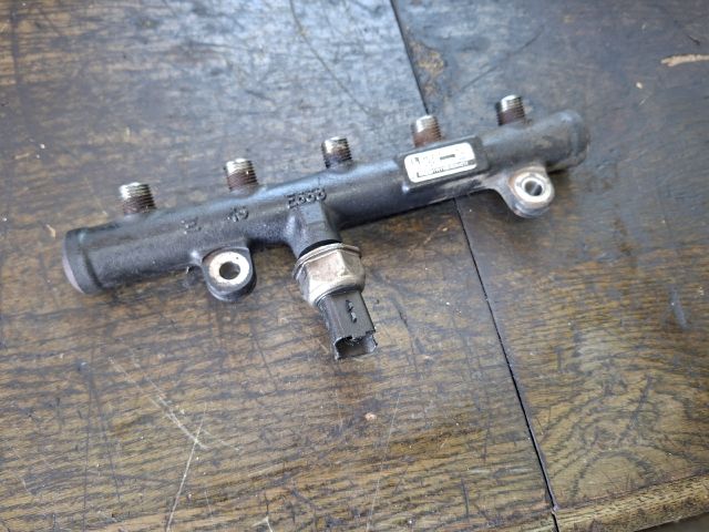 bontott PEUGEOT 407 Közösnyomócső