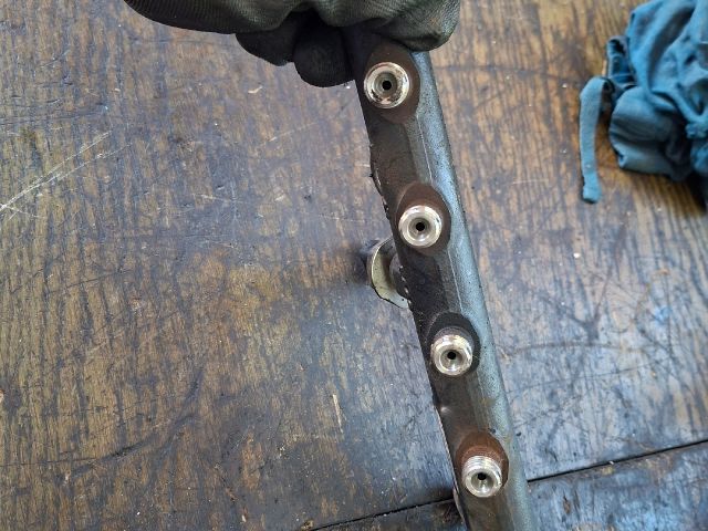 bontott PEUGEOT 407 Közösnyomócső