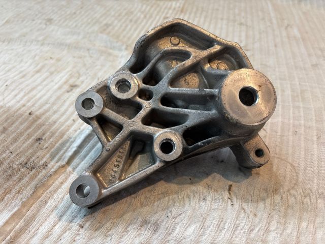 bontott PEUGEOT 407 Motor Tartó Bak (Fém)