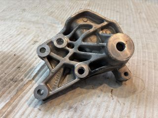 bontott PEUGEOT 407 Motor Tartó Bak (Fém)