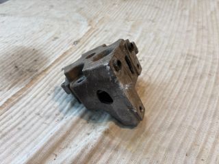 bontott PEUGEOT 407 Motor Tartó Bak (Fém)