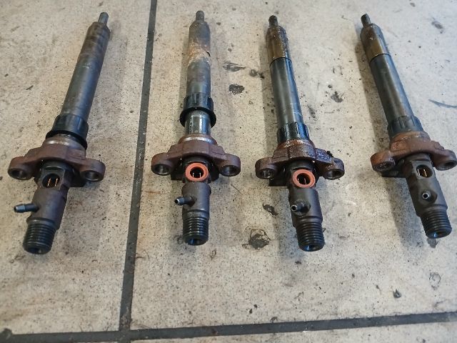 bontott PEUGEOT 407 Porlasztó Sor / Híd