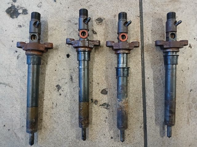 bontott PEUGEOT 407 Porlasztó Sor / Híd