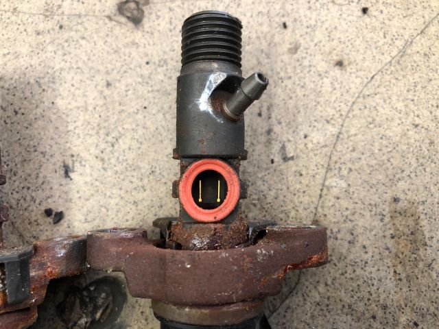 bontott PEUGEOT 407 Porlasztó Sor / Híd