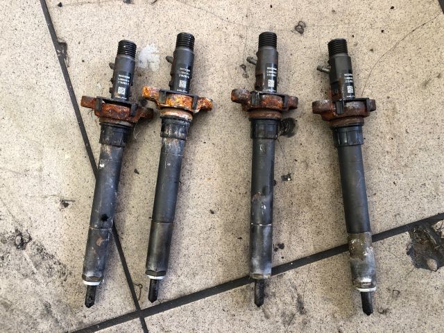 bontott PEUGEOT 407 Porlasztó Sor / Híd