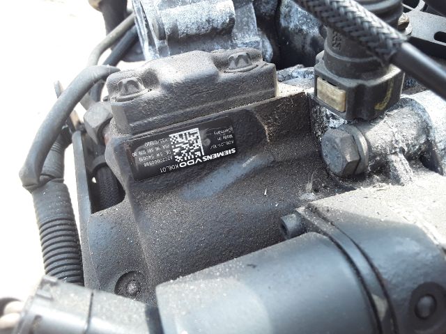 bontott PEUGEOT 407 Motor (Fűzött blokk hengerfejjel)