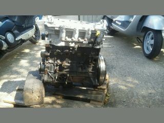 bontott PEUGEOT 407 Motor (Fűzött blokk hengerfejjel)